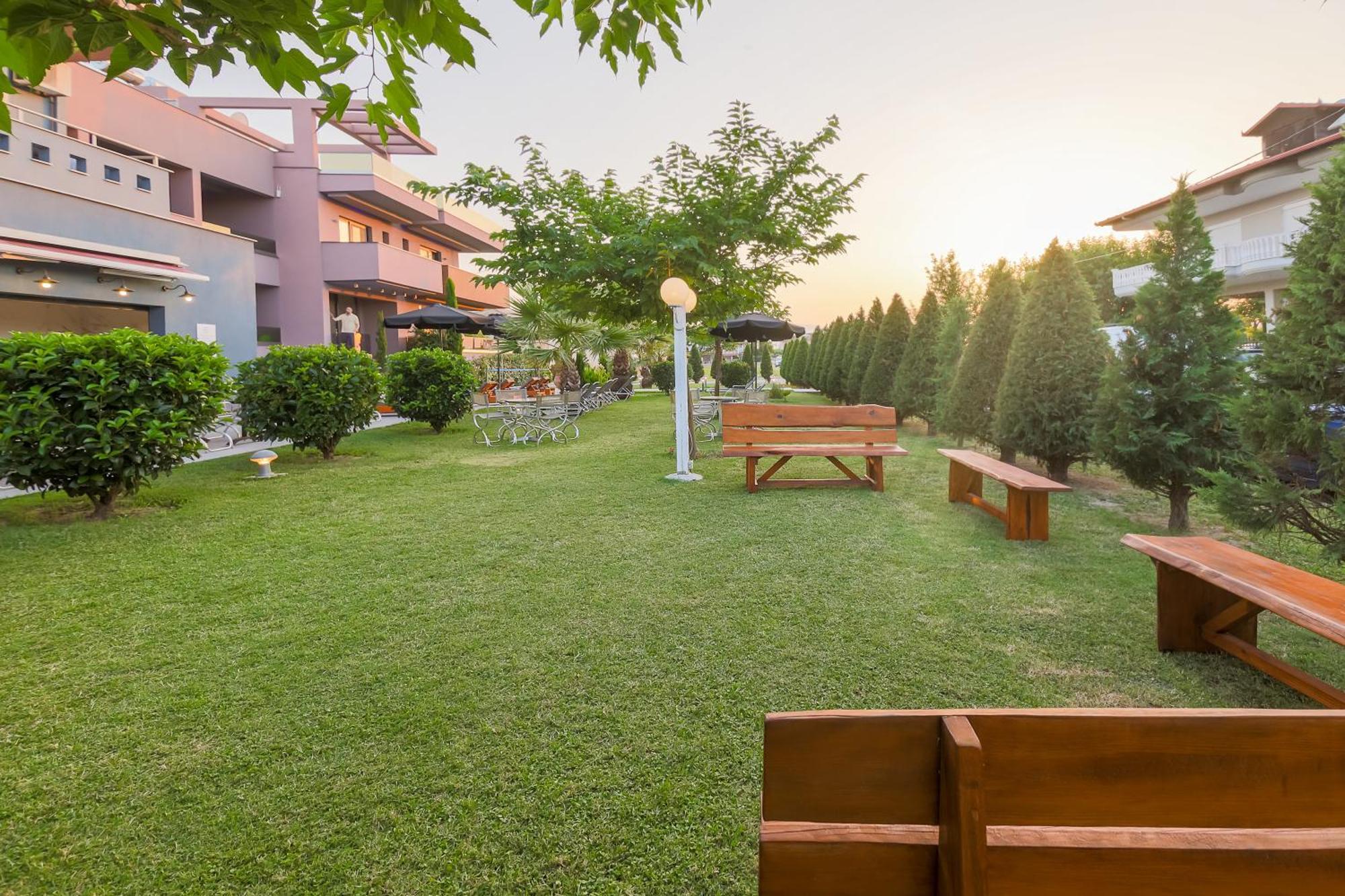 Hotel Yakinthos Paralía Kültér fotó