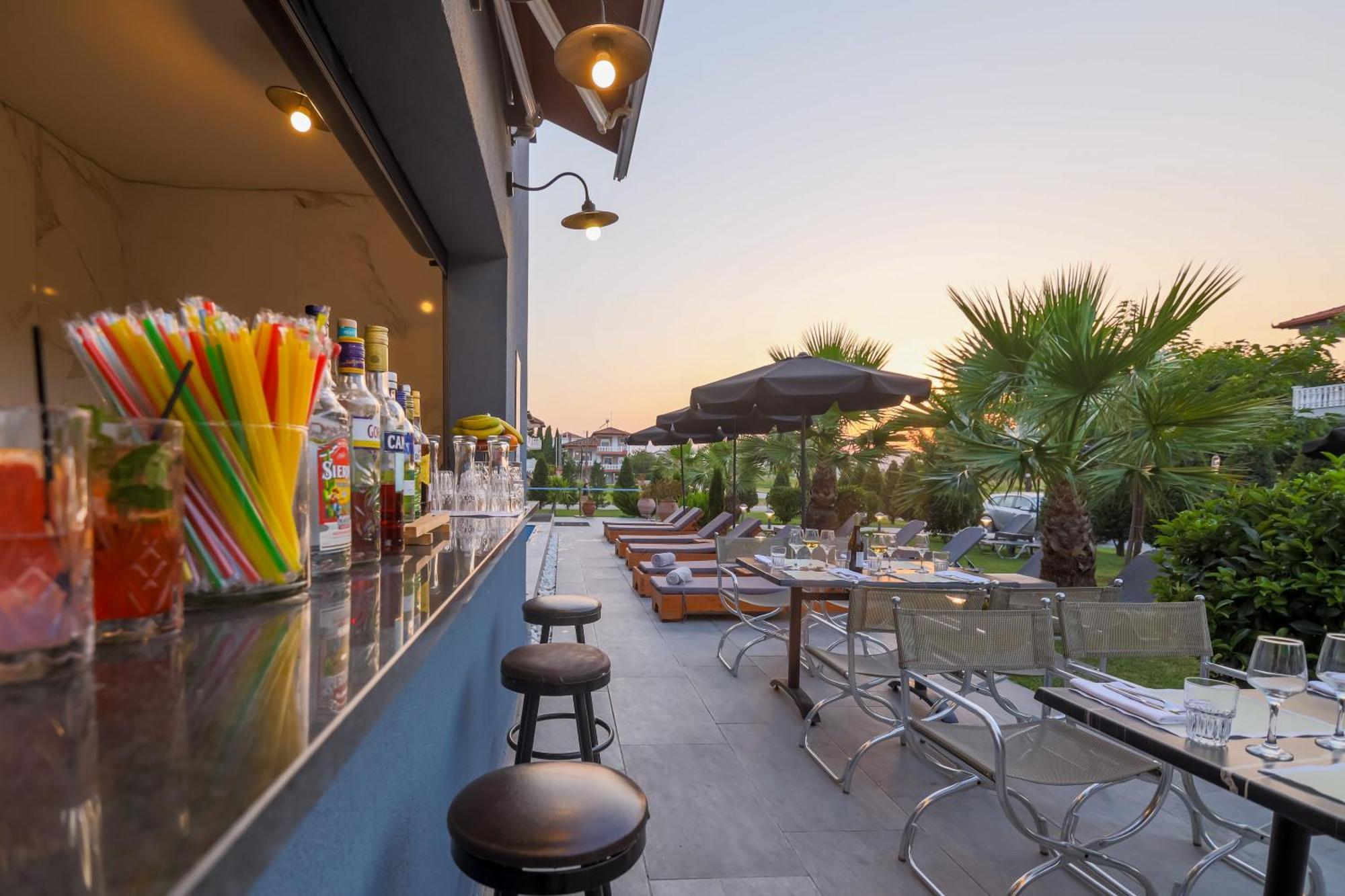 Hotel Yakinthos Paralía Kültér fotó